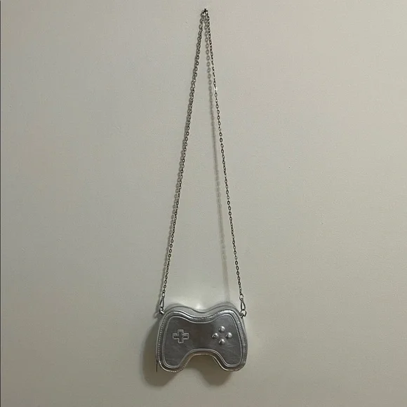 Silver Crossbody Chain Bag Purse Clutch Video Game Controller Shape Small - Picture 9 of 16